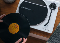 Audio-Technica AT-LP70XBT lemezjátszó
