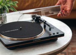 Audio-Technica AT-LP70XBT lemezjátszó